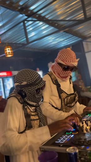 Makompong re tsena ka matla this December! 💥 #101smallseffect #maarabu #groovewithoutkontrol | MA Arabu