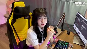 147K views · 10K reactions | Giới thiệu đến anh em hai chiếc CPU và GPU siêu xịn đến từ AMD...Phù hợp với những người streamer, game thủ và cả những người làm công việc hậu kỳ video như Quỳnh nữa..<3 --- Link CTKM siêu khủng: https://amdvietnam.com.vn/mua-amd-ngay-tien-rung-rinh-tay/ #AMD #Ryzen5950X #RadeonRX6600XT | Quỳnh Alee | Facebook