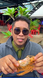 Rupanya ini sebab orang tua marah makan kepala udang Di kepala udang galah paling sedap rupanya. Patut la tak bagi budak-budak makan. Sebab dia yang nak makan🤣 So kalau anda nak menikmati udang galah fresh dalam pelbagai menu, boleh datang ke Papa Mama Store di Lakota. “Jeli Yah Satu” #udanggalah #rahsia #otakudang #sedap | Papa Mama Store