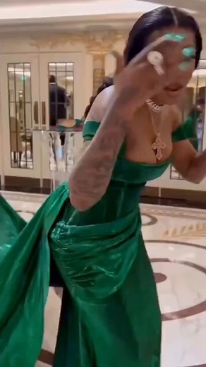 👀🌴- African Bad Gyal 😁😍 | SeenowTV