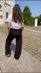 18 reactions | Kalhoty Hedera nebo Rubus? Které z nich máte doma, holky? Oba střihy jsou parádní a padnou skvěle v každé velikosti – ale přece jen mají pár rozdílů: Hedera mají trochu upnutější boky a širší lem v pase, takže krásně drží tvar a neškrtí. Rubus jsou zase malinko volnější v bocích – ideální na pohodlí celý den. | Bobu | Facebook