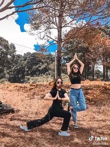 Bạn thân chụp hình sao cho bớt nhạt! 藍藍藍 | Wsim | Facebook