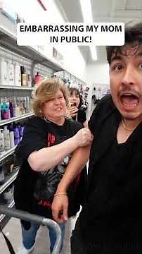 Embarrassing my mom in public prank🤣🤣🤣#foryou #fyp #funnypranks #prankmomchallenge #trendy