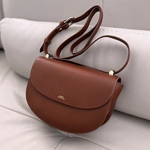 NWT - A.P.C. Geneve Calfskin Shoulder Bag - Noisette💼