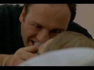 Sopranos -tony trys to suffocate his ma'