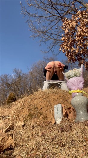 boy diarrhea on homeless's tomb