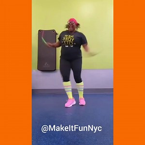 As an avid jump rope enthusiast and @knix brand ambassador, I emphasize the critical role of the correct sports bra for optimal performance. The Knix Catalyst High Intensity Sports Bra is essential for my routine, providing unmatched support, breathability, and comfort with every leap. Outperforming over 800 tested bras, it revolutionizes the experience for all active women by eliminating uni-boob and enhancing freedom of movement. Enhance your jump rope sessions with Knix! Unlock exclusive savi