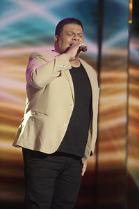 64K views · 2.7K reactions | O willian apresentou um grande hino no #ProgramaRaulGil! ✨ #RaulGil #SBT | Programa Raul Gil | Facebook