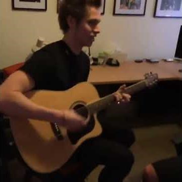 Daylight Acoustic 5SOS (Instagram video)