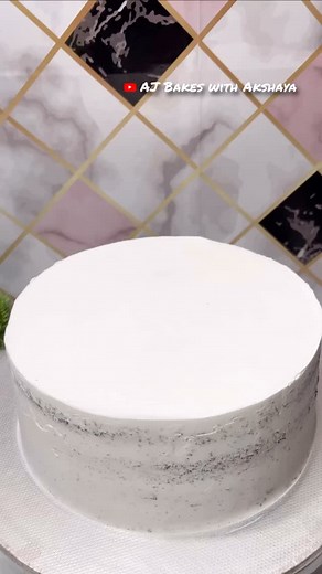 കിളി പോയ കേക്ക് 😵‍💫😵‍💫😵‍💫#cakewriting #homemadecake #redvelvet #youtube #tallcake #whiteforest #ajbakeswithakshaya #kerala #cake | aj_bakes_homemade_cakes