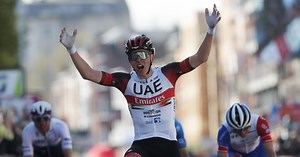 Liège-Bastogne-Liège - Tadej Pogacar coiffe Julian Alaphilippe sur la ligne et l'emporte