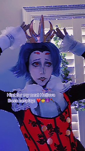 feat. me almost dropping the crown again #stolas #stolascosplay #helluvaboss #helluvabosscosplay #fypシ #stolashelluvaboss