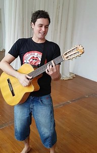 1.8K views · 245 reactions | Seguindo nossa quarentena musical e no esquenta da nossa LIVE. Quero saber quem sabe cantar essa!!! Olha proponho que vocês façam stories cantando esta canção e se puder me marquem, que eu reposto. Este som é da Banda Five e a versão é do Estúdio Yahoo. #livefelipedylondomingodia19deabrilàs16:30h #felipedylon | Felipe Dylon | Facebook