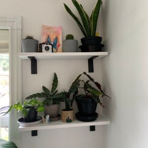 [Hot Item] Decorative Hangers Mounted Floating Shelf Hanging Angle Lip Iron Shelf Wall Brackets Triangle Bracket for Wooden Door