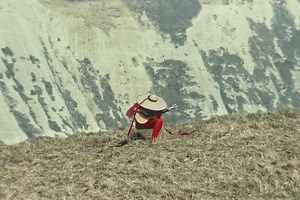 aldous harding’den kulaklara gözlere bayram