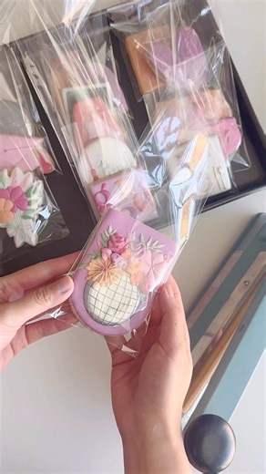 Disco balls? Bright florals? Graduation? Say no more 🫡 For this order I made over 15 different designs 🤣 did I have to? No, but the creative juices just kept flowing! #graduation #cookiepackaging #decoratedcookies | Hanamade Cookies