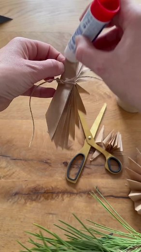 DIY Christmas Wrapping Paper Star | Shop on Paperwrld.com