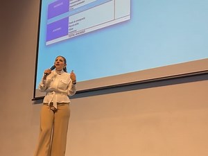 Elaine Miranda de Plata con Plática on Reels