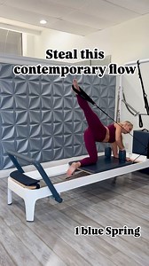 Looking for a booty burner then steal this very contemporary flow that is sped up 🎥 so please excuse this as I would never move this fast on a reformer‼️ I wanted you to see the whole flow so please watch until the end as I know most of us have very little attention span these days but this is worth it. Getting ready to go the UK next week to see my baby boy @tymallett and also teach at @soul_pilates so if you’re close to Bristol don’t miss out on a fun athletic flow workshop on March 10th 🇬🇧