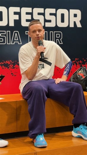 29 reactions | The energy was unreal! The Professor Indonesia Tour made a stop at Foot Locker Senayan City with an epic meet & greet. ✨ Thank you to everyone who came and made this moment truly unforgettable — see you at the next one!  #TheProfessor #IndonesiaTour #SenayanCity #FootLocker #MeetAndGreet | Senayan City Mall | Facebook