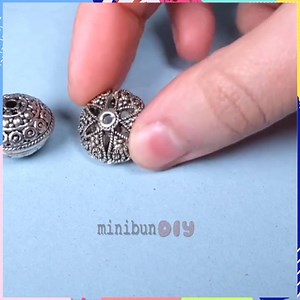 Realistic DIY miniature makeup tools.💄 By: Minibun_SATISFYING | MetDaan DIY