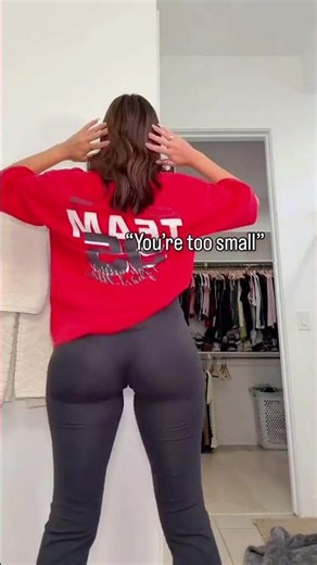 Hot big booty girl twerking🍑💦 10