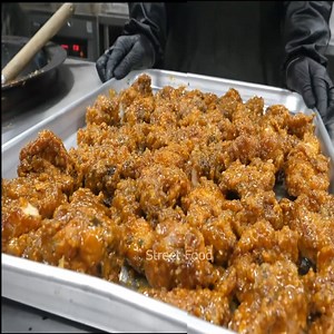 Fried Garlic Chicken - Korean street food | Comedian Sharma