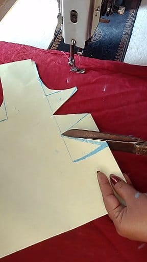 Blouse back neck design #blouse #facebook #facebook_post #facebook_page #trend #viral_challenge | Sarika Maurya Boutique New99