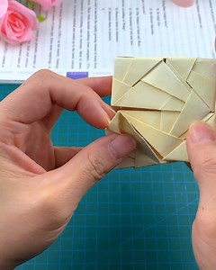 Paper Origami tutorial - Three dimensional Cube #cube #origami #papercrafts #origamiart | DEEPFLAME