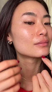 ✨ Glow up = activated. ✨ @miaglowy is showing how easy it is to level up your skincare with our Lume Blade Red Light Therapy Dermaplaner: 🧴 Start on clean, dry skin 🔦 Turn on red light therapy for next-level glow 🔪 Use gentle, short strokes to remove dead skin & peach fuzz 💥 Glow instantly — no filter needed. Because smooth skin self-care = a total vibe. 💖 #SkinGoals Available at japonesque.com & amazon.com. Click the link in bio to shop🛒 | JAPONESQUE®