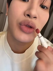 5.1K views · 228 reactions | 【12月代购】F50 蜜束唇粉霜柔雾不沾杯持久口红 ...