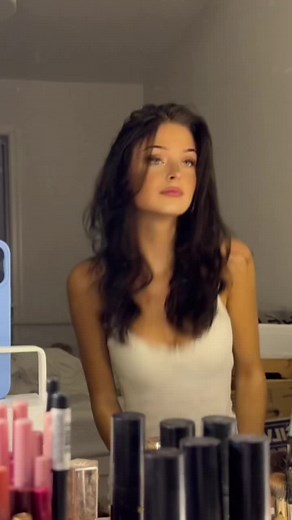 Just a Girl in Her Room: Infectious Vibes