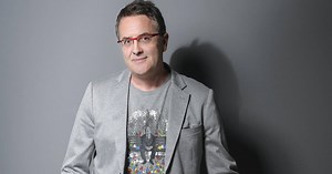 Tarik Filipović zagrljeno pozirao sa Slavkom Štimcem: 'Svako djetinjstvo svog junaka ima...'