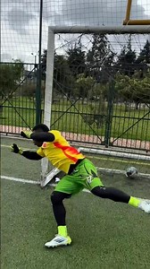 I'm waiting for them to call me up 😂 #football #viralshort #humor #futebol #soccer #laughs