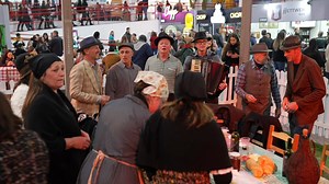 1.7K views · 34 reactions | ExpoBento e Fenavinho encerraram suas edições com o sentimento de dever cumprido! 珞 Feira e festa agradecem os mais de 450 expositores, as equipes de trabalho e os cerca de 274 mil visitantes que passaram pelos pavilhões do Parque de Eventos de Bento Gonçalves entre os dias 11 e 21 de julho. 﫶 Juntos, mostramos a força do povo gaúcho! ❤️ | ExpoBento | Facebook