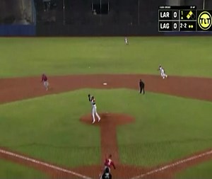 Primer turno de Alberto Callaspo con @cardenalesdice 🆑: hit productor de dos carreras para la ventaja sobre @tiburonesbbc 🦈. #LaPasiónDeTodos | 📺: @somoslateletuya | LVBP