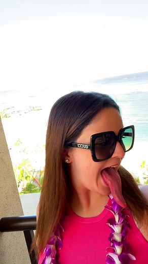 #fyp #foryou #hawaii #vacation #viral #longtongue #longesttongue #worldstar
