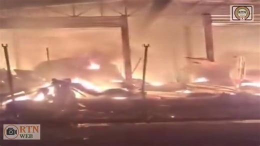 Aucune perte en vie humaines mais d'importants dégâts matériels, tel est le bilan, de l'incendie déclaré dans la nuit du samedi 07 février 2026, au grand marché de Maradi. Le Ministre du Commerce et de l'Industrie Abdoulaye Seydou est allé ce dimanche 08 février 2026 dans la matinée, afin de constater l'ampleur des dégâts. #RTN #Niger #maradi🇳🇪 #Niger