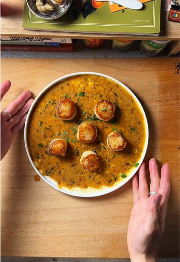 Scallops with Lemon Butter Cream Sauce