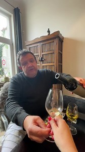 5K views · 145 reactions | Une jolie rencontre. Une retsina iodée aux arômes de garrigue. Idéale avec des sushis, des crustacés. Parfaite pour se souvenir que l’été a existé et existera encore… en vente chez Andromachi Selection AOTON Winery/ΑΩΤΟΝ Οινοποιείο Wine of Greece | Eric Boschman | Facebook