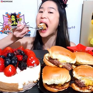 12K views · 502 reactions | Eating Cheesecake from Cheesecake Factory! Also enjoying a side of their Roadside Sliders! Of their thousands of items on their menu, what's your favorite from Cheesecake Factory? #mukbang #foodreview #asmr #eatingshow #eating #eatintasmr #asmreating #cheesecake #cake #cheesecakefactory #cheeseburger #foodie | Peggie Neo | Facebook
