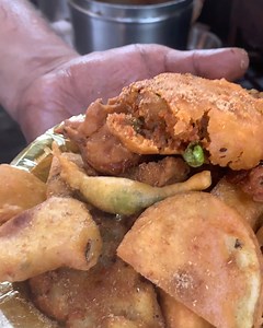 70K views · 539 reactions | Different Pakode wale Hot Dogs | Food ke Dewane | Facebook