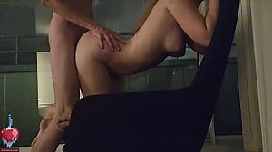 Me estaba inclinando para que él pudiera follarme más profundo en mi cuello uterino&comma; joder&comma; se sentía tan bien&comma; estaba adolorido al día siguiente xD