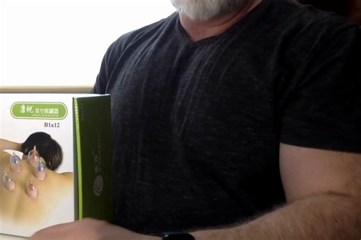 Pec Dad pumps his muscletits #bitchtits #gyno #pointynips #puffynips #fuckgynosurgery