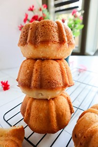 100K views · 3.8K reactions | If you're a Coconut lover, don't scroll pass this mini cakes! | Cooking With Claudy | Facebook