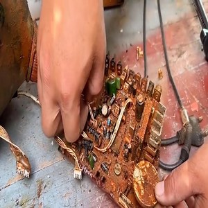 Proses perbaikan TV lama | Woodland Creek