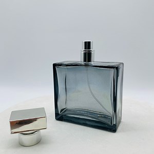 [Hot Item] Square Dark Blue Color Bottle with Square Shiny Silver Spray Cap Customized Channel Name Glass Perfume Bottle
