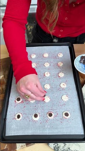 😋 Easy spooky candy eyeballs! #halloweenparty #easyrecipe #candy