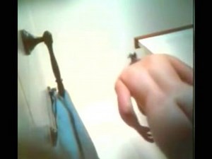 Con la cam en el zapato - watch on VoyeurHit.com. The world of free voyeur video, spy video and hidden cameras