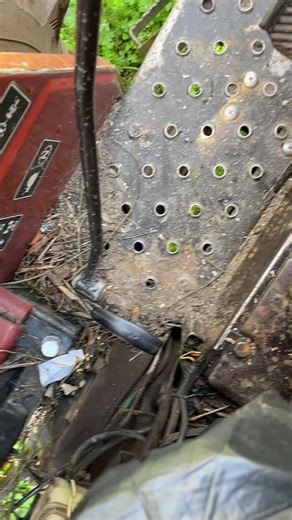 Inspecting Rusty Mechanical Part with Circular Holes